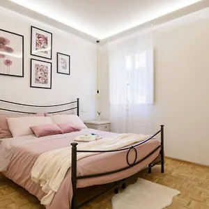 Casa Agata Max 4 Persone In Pieno Centro Storico , Cortona Italia